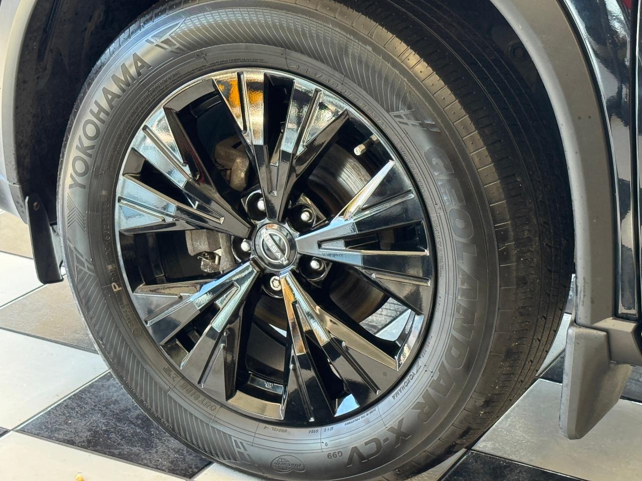 2023 Nissan Rogue SV Premium AWD Midnight Edition+CLEAN CARFAX Photo