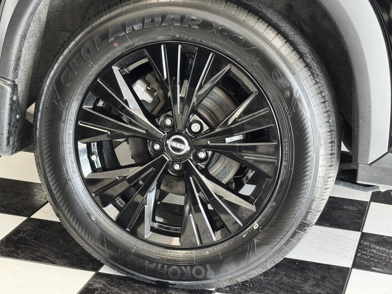 2023 Nissan Rogue SV Premium AWD Midnight Edition+CLEAN CARFAX Photo