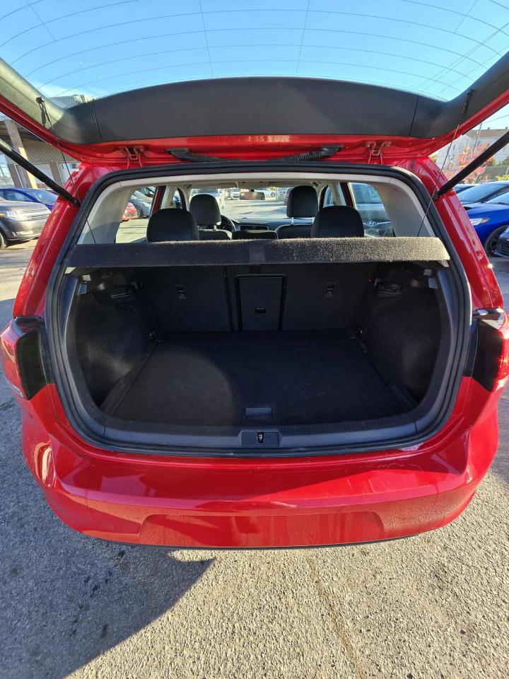 2016 Volkswagen Golf TRENDLINE - Photo #9