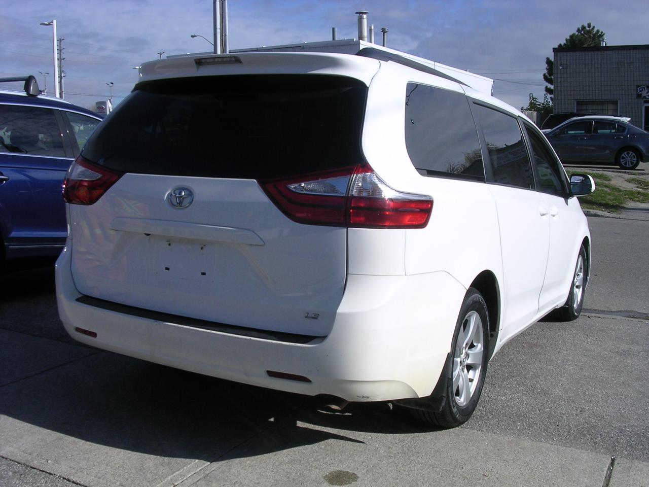 2015 Toyota Sienna 5DR LE 8-PASS FWD - Photo #3