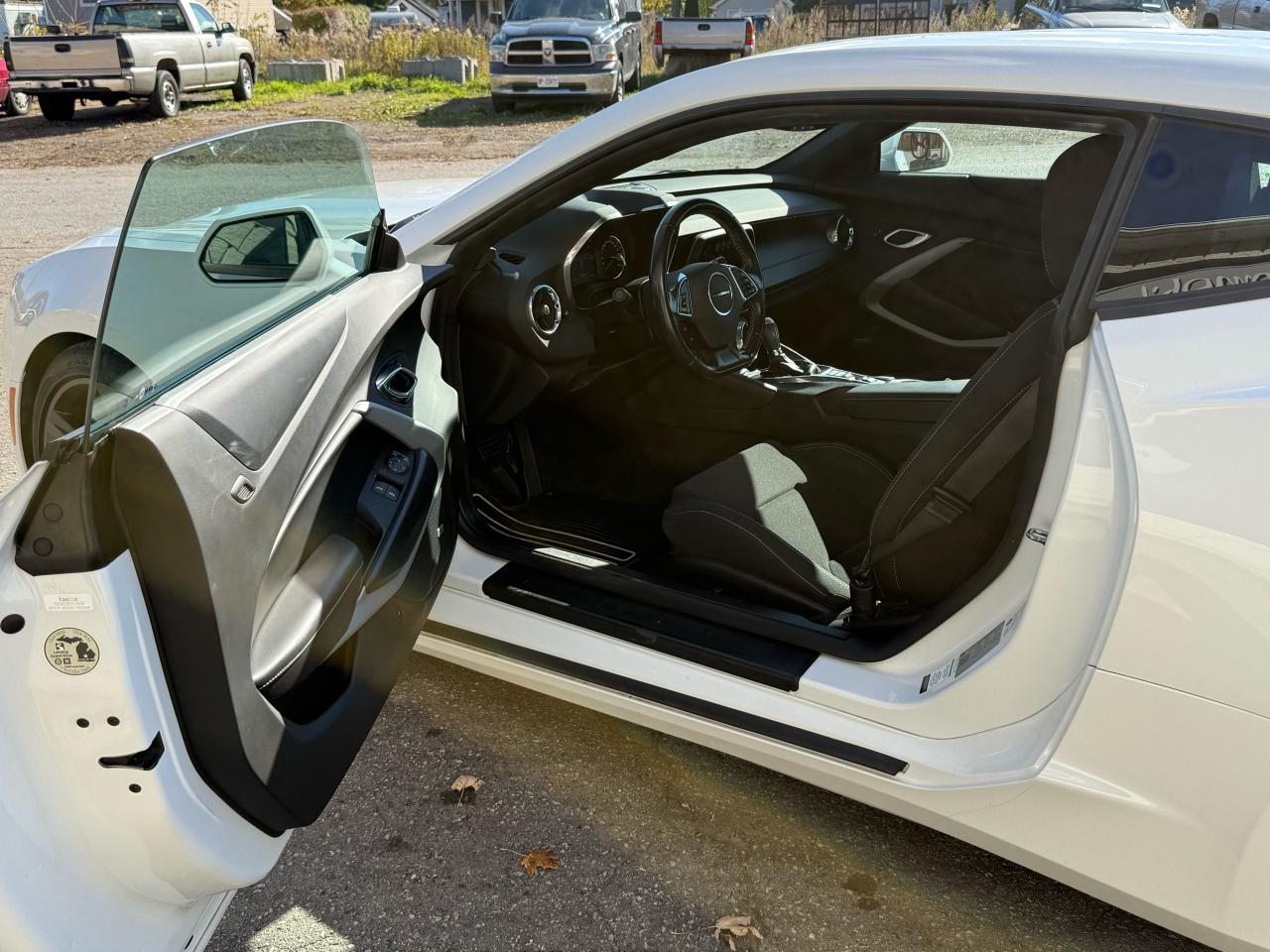 2018 Chevrolet Camaro 1LT - Photo #5