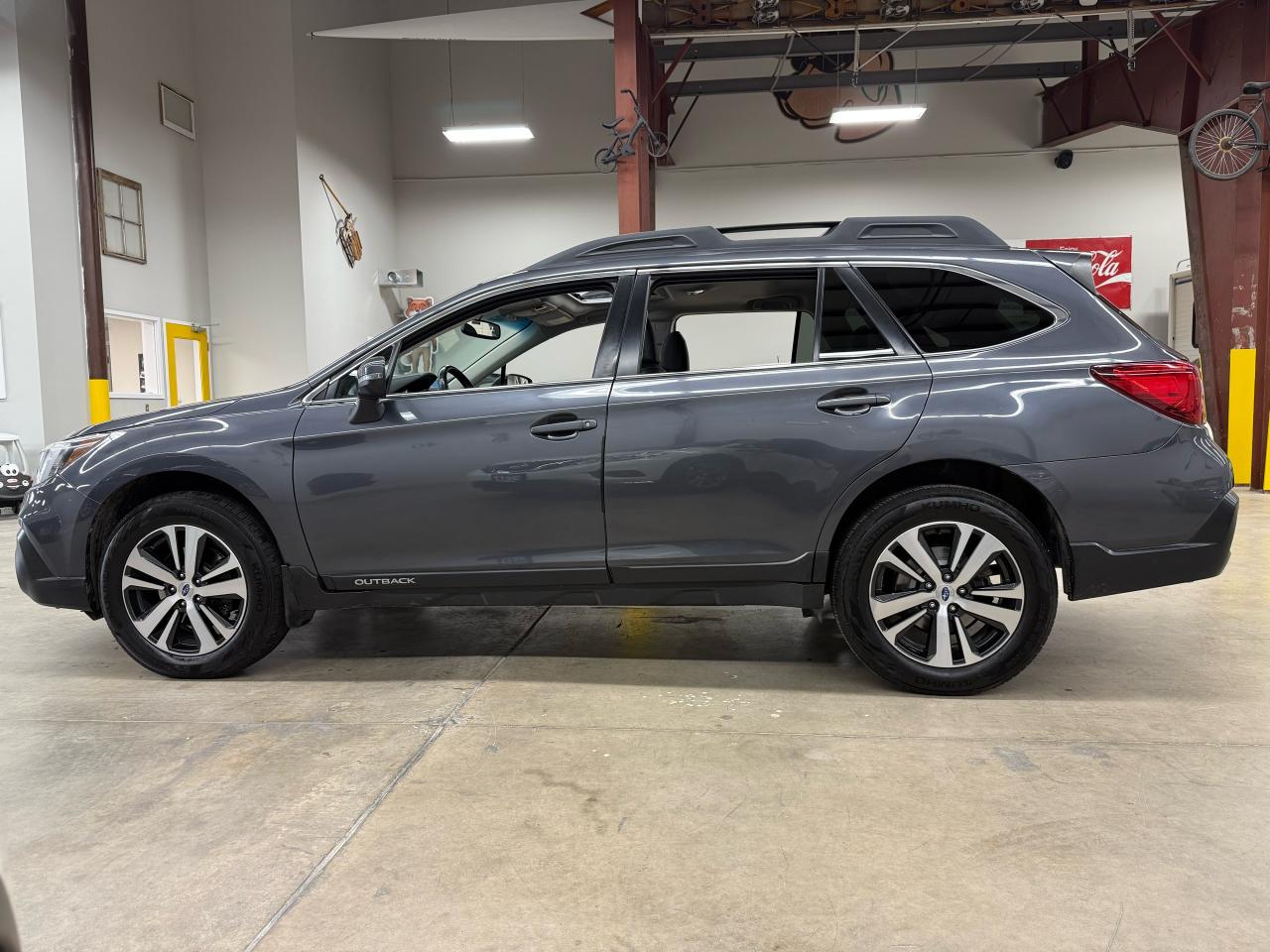 2019 Subaru Outback LIMITED - Photo #3