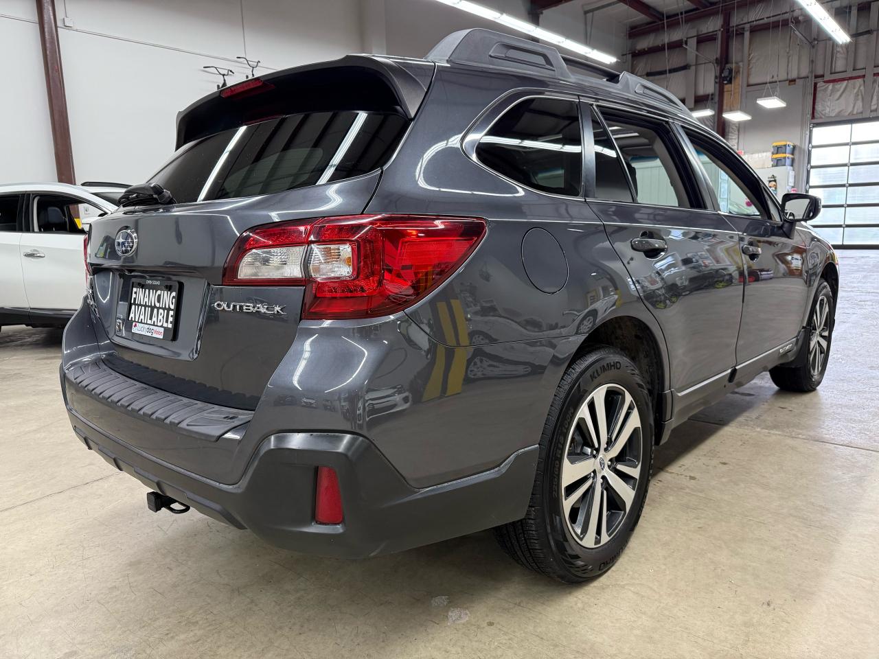 2019 Subaru Outback LIMITED - Photo #6