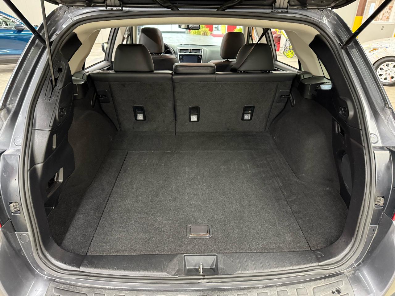 2019 Subaru Outback LIMITED - Photo #10