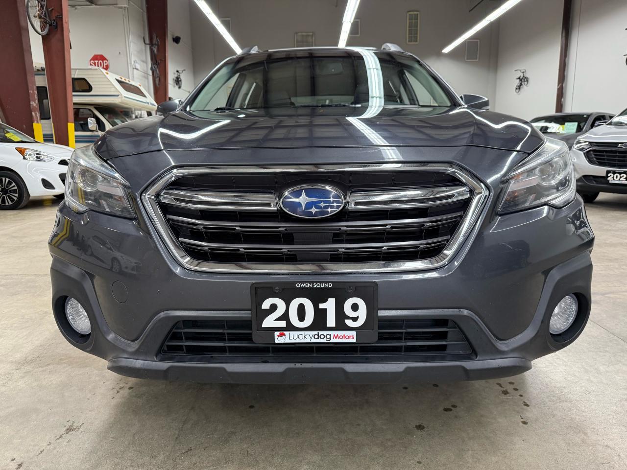 2019 Subaru Outback LIMITED - Photo #2