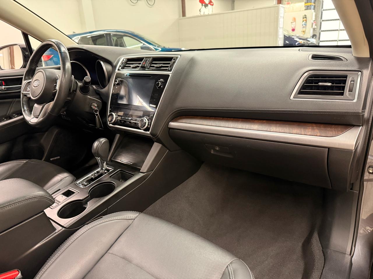 2019 Subaru Outback LIMITED - Photo #26