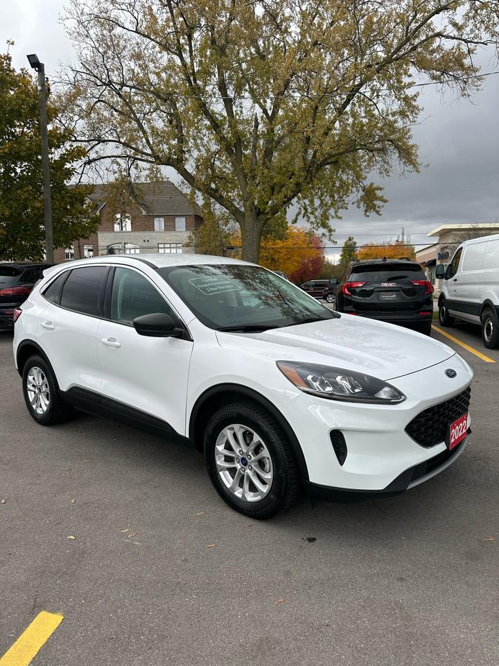 2022 Ford Escape SE - Photo #8