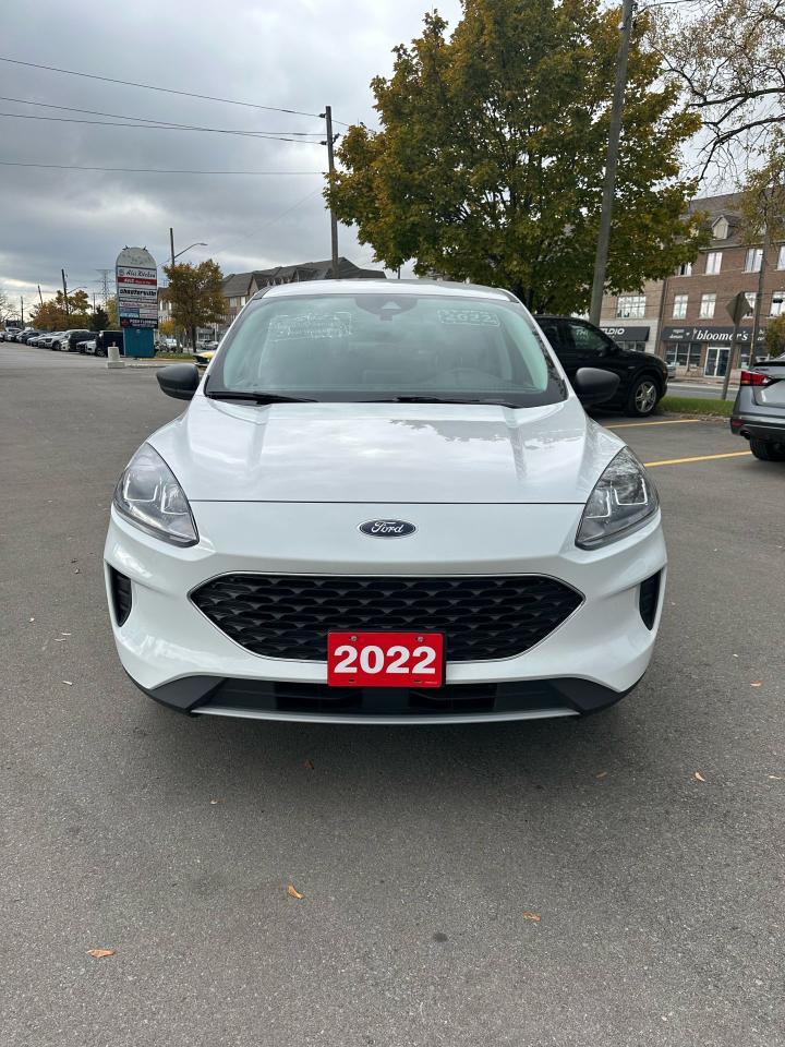 2022 Ford Escape SE - Photo #9