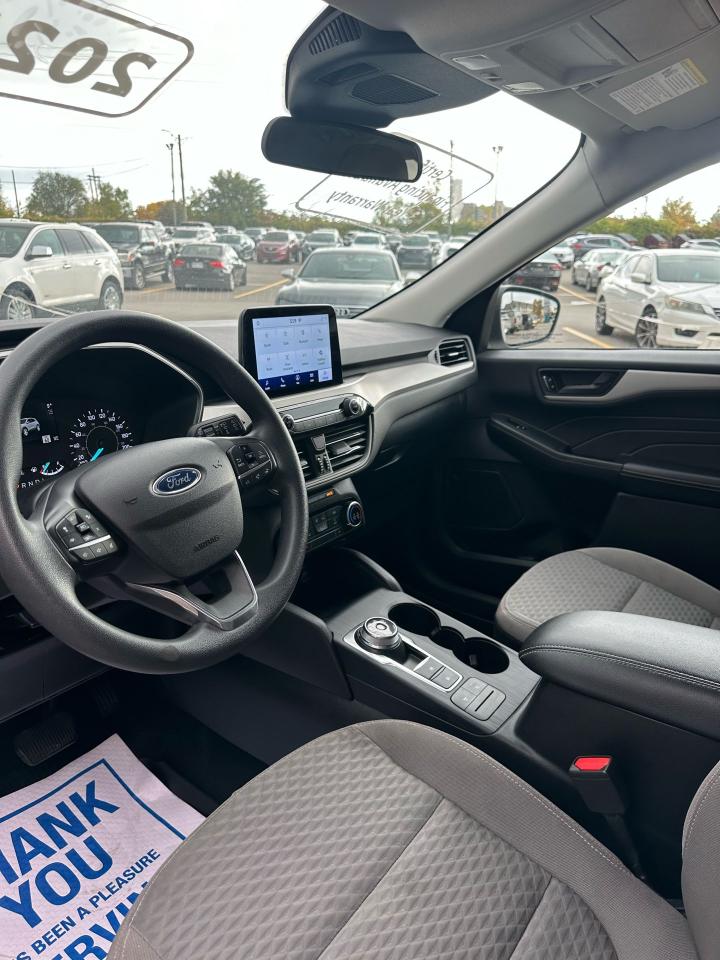 2022 Ford Escape SE - Photo #13