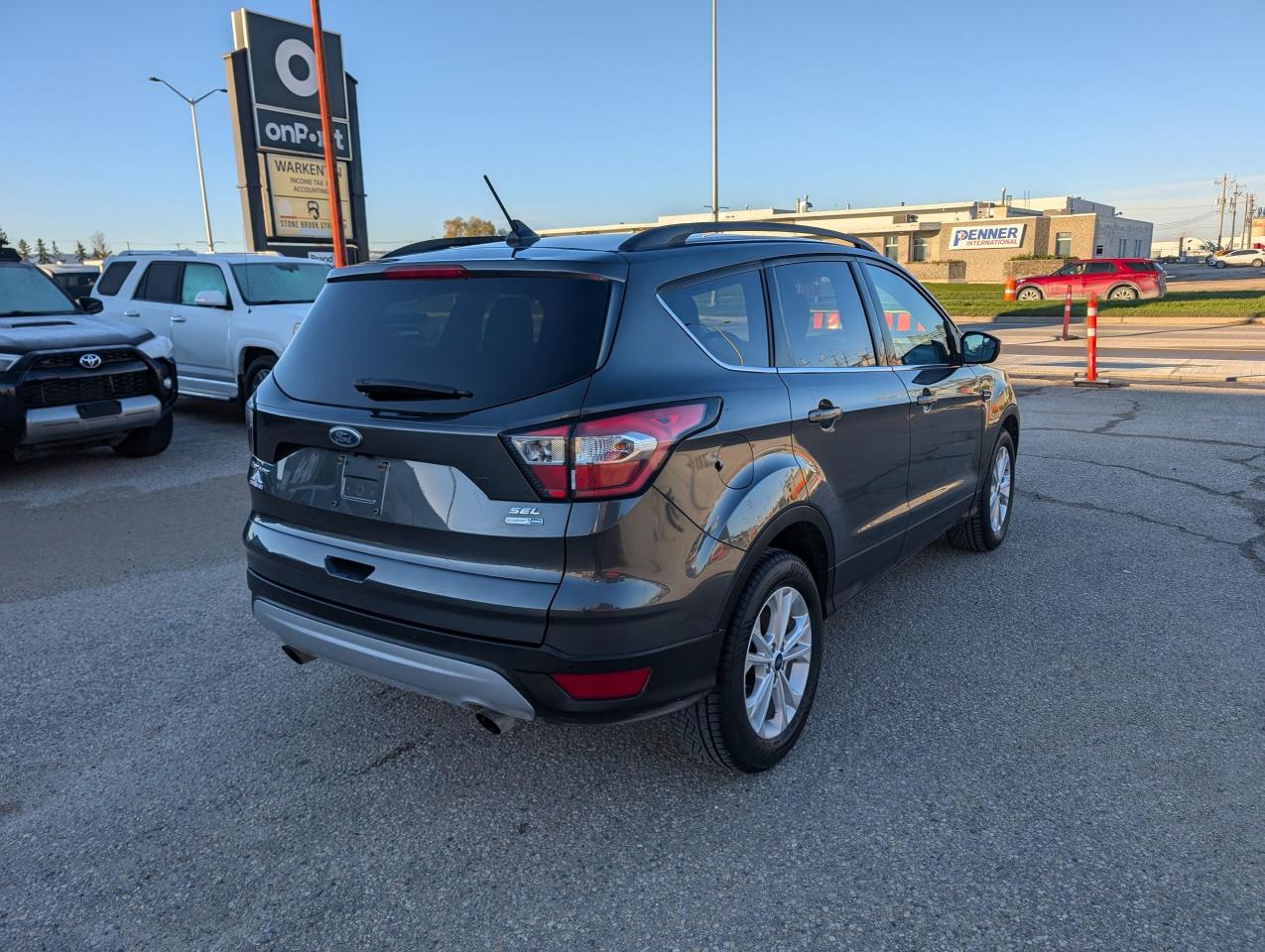 2018 Ford Escape SEL | No Accidents | Leather | Heated Seats - Photo #4