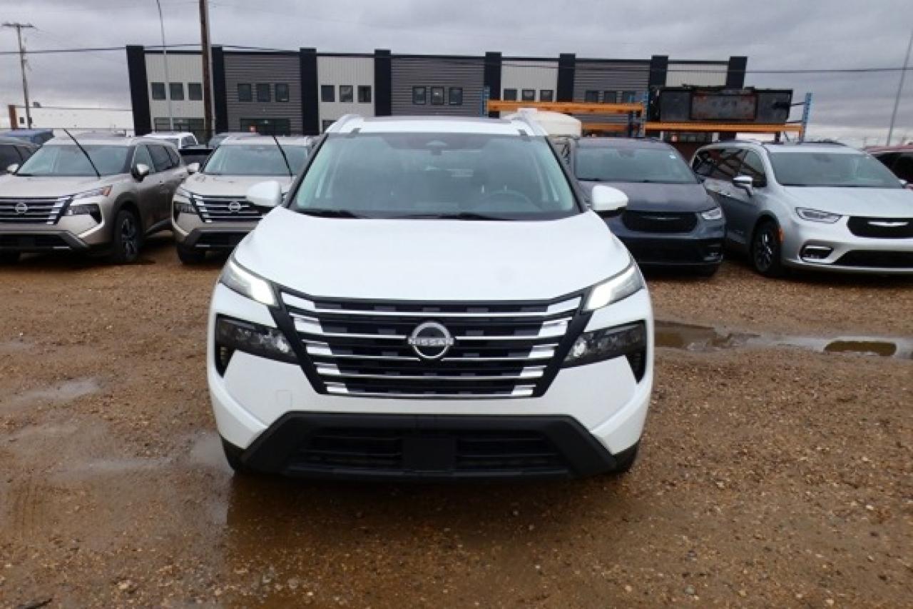 2024 Nissan Rogue SV AWD w/Htd cloth, moonroof, BUC - Photo #3