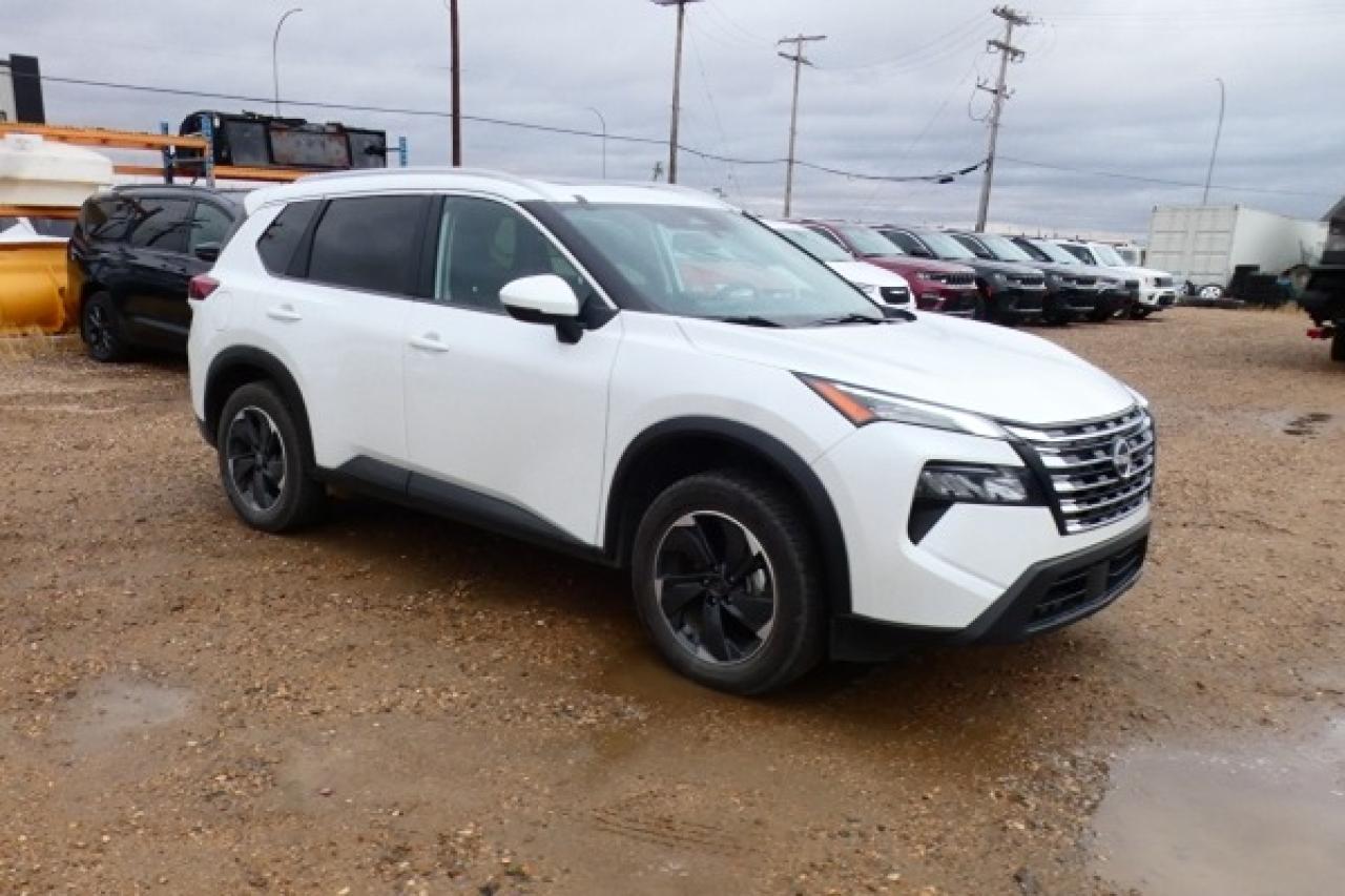 2024 Nissan Rogue SV AWD w/Htd cloth, moonroof, BUC - Photo #4