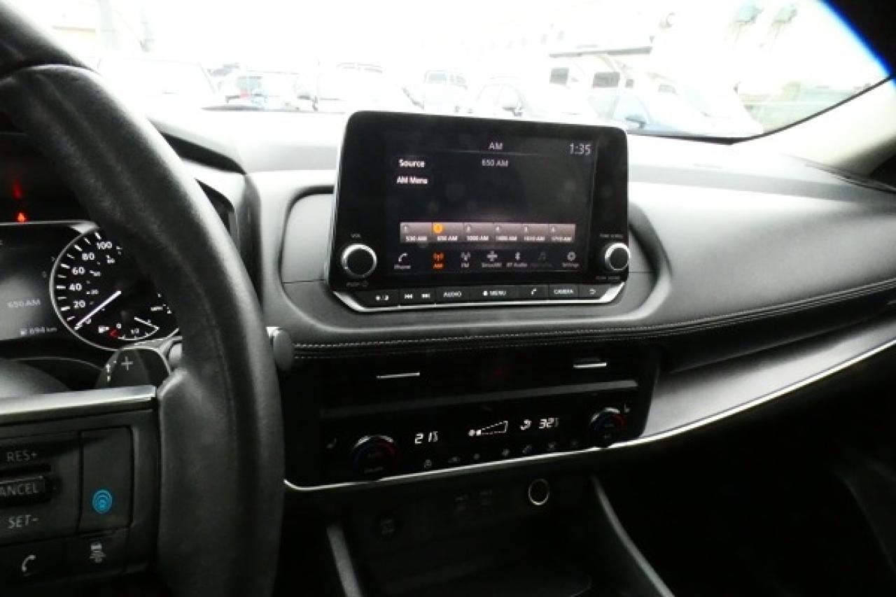 2024 Nissan Rogue SV AWD w/Htd cloth, moonroof, BUC - Photo #15