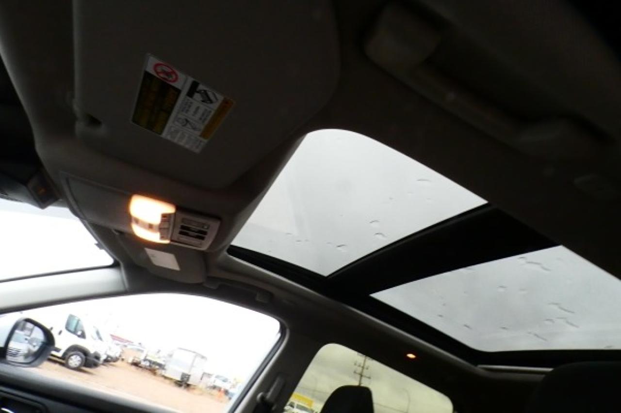 2024 Nissan Rogue SV AWD w/Htd cloth, moonroof, BUC - Photo #18