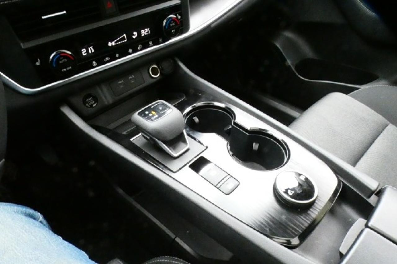 2024 Nissan Rogue SV AWD w/Htd cloth, moonroof, BUC - Photo #16