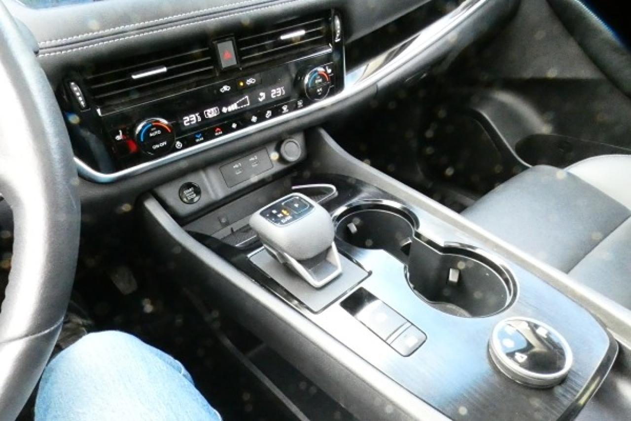 2024 Nissan Rogue SL AWD w/Htd Leather, pano S/R, NAV, BUC - Photo #17