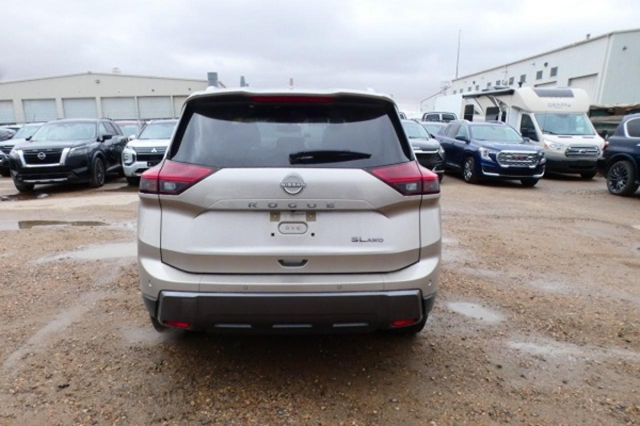 2024 Nissan Rogue SL AWD w/Htd Leather, pano S/R, NAV, BUC - Photo #7