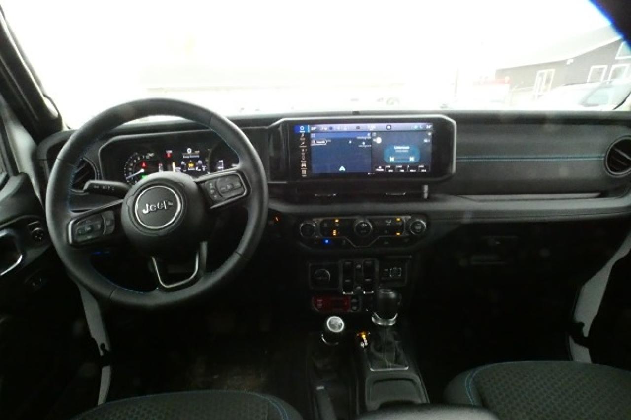 2024 Jeep Wrangler Rubicon 4x4 4xe w/Htd cloth, NAV, BUC - Photo #11