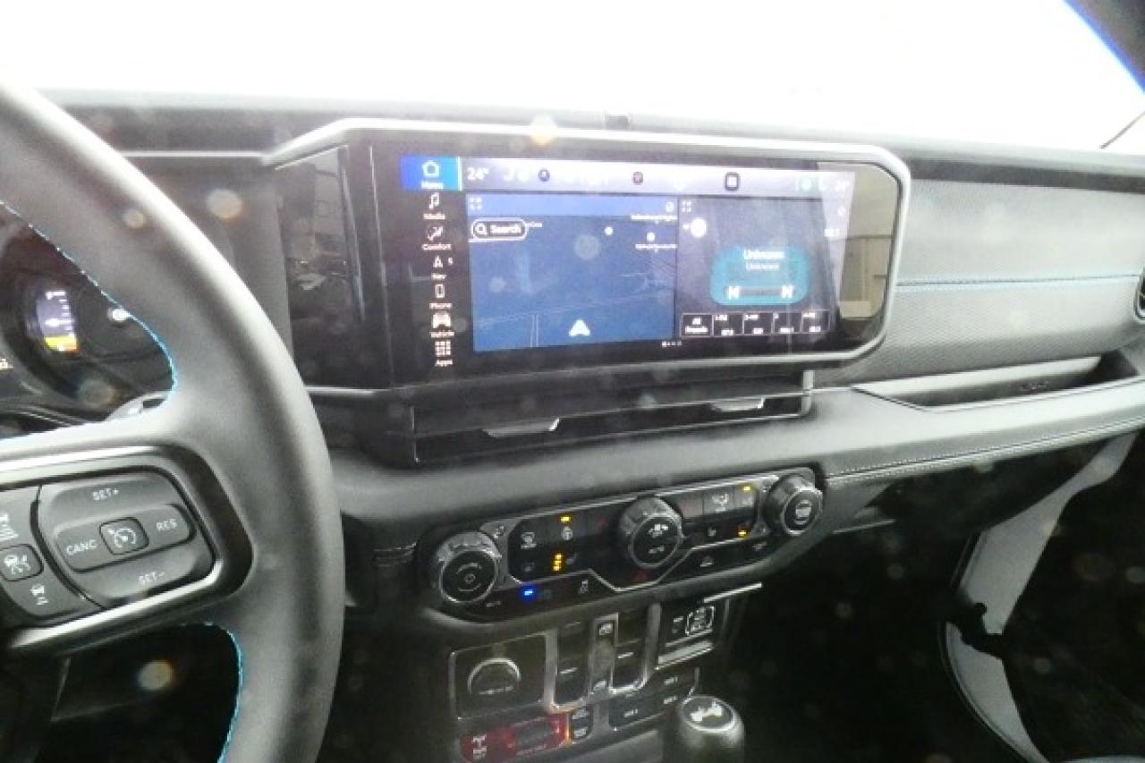 2024 Jeep Wrangler Rubicon 4x4 4xe w/Htd cloth, NAV, BUC - Photo #15