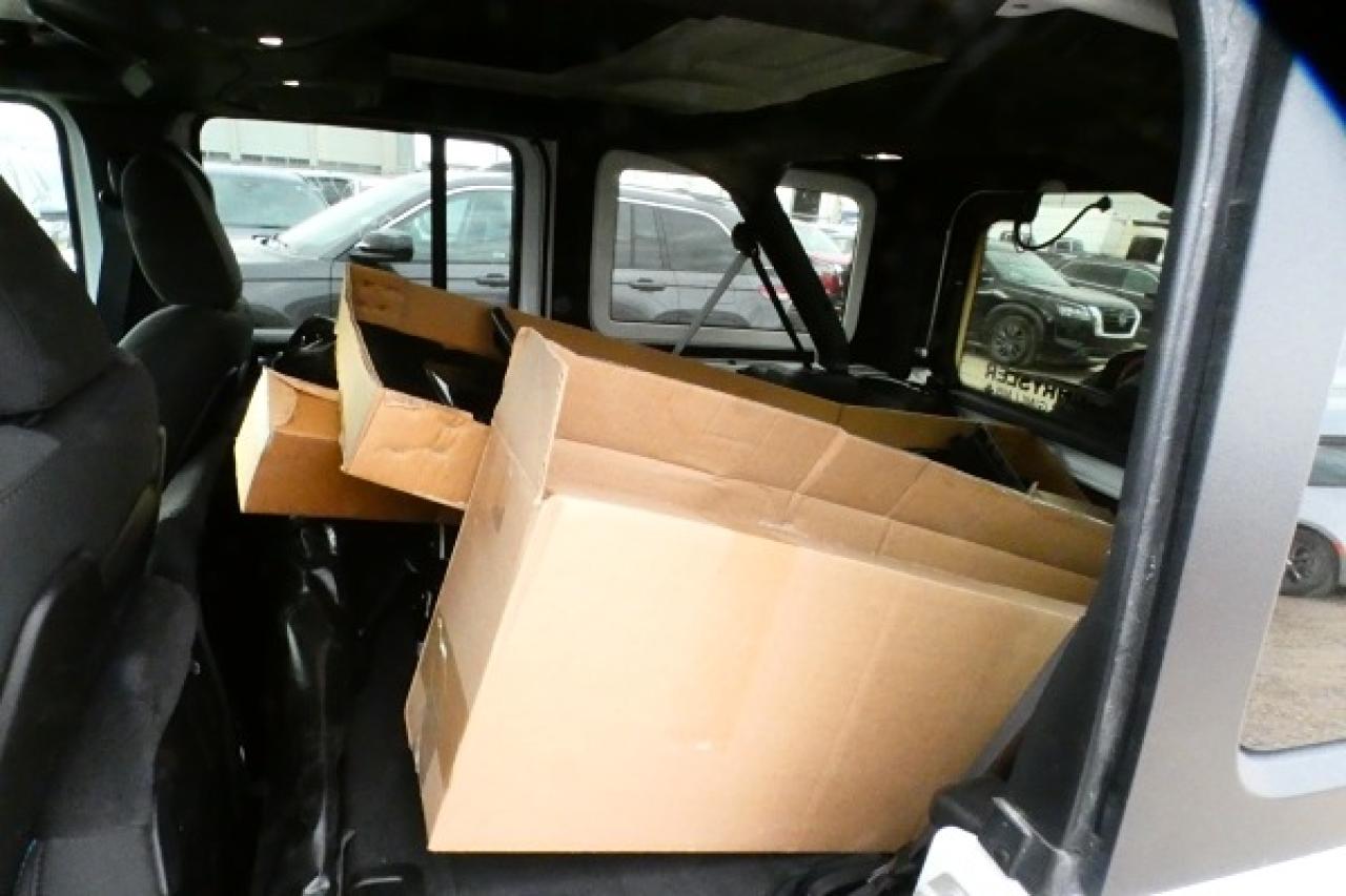 2024 Jeep Wrangler Rubicon 4x4 4xe w/Htd cloth, NAV, BUC - Photo #9