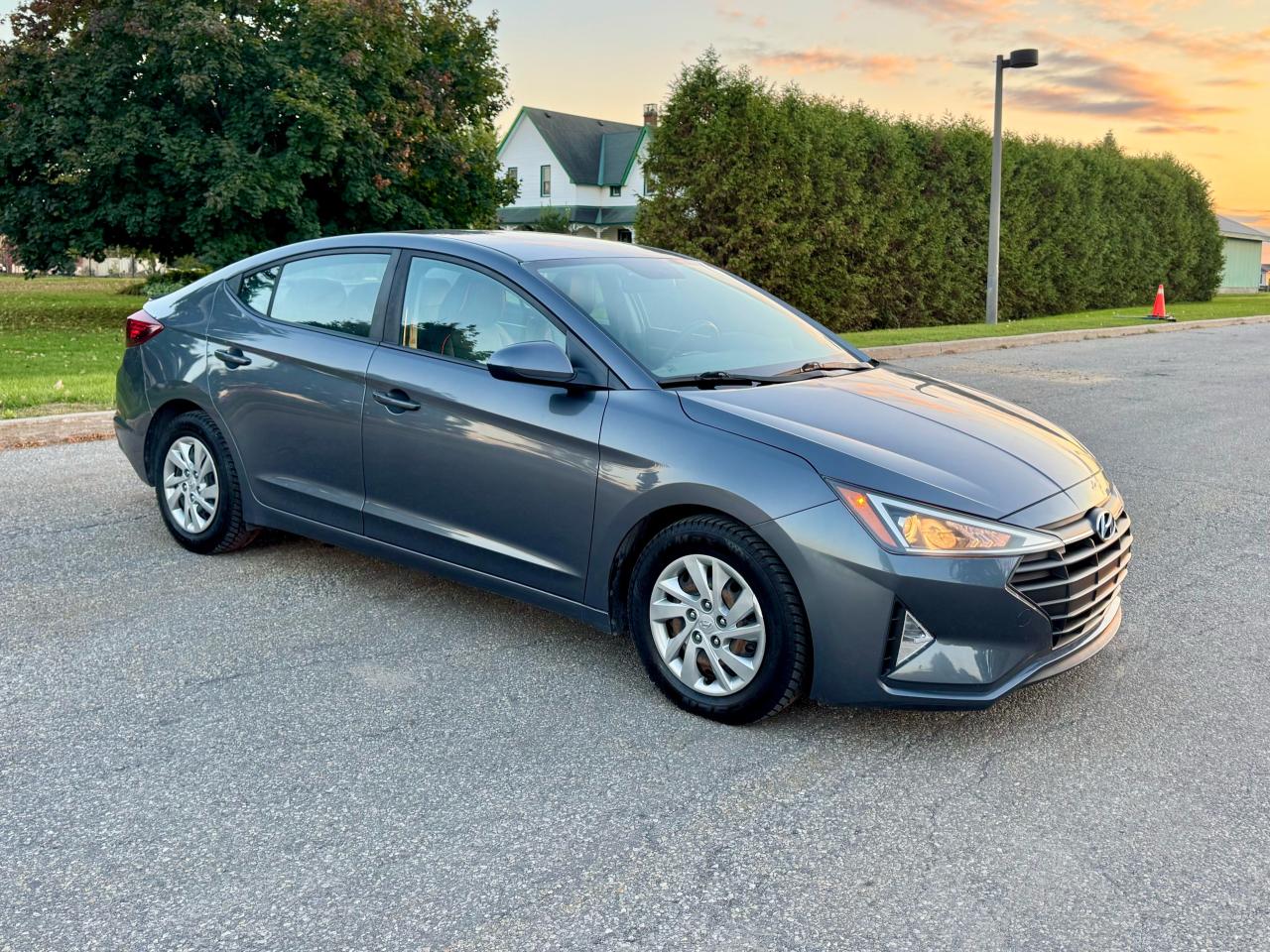 2020 Hyundai Elantra Essential IVT Photo4