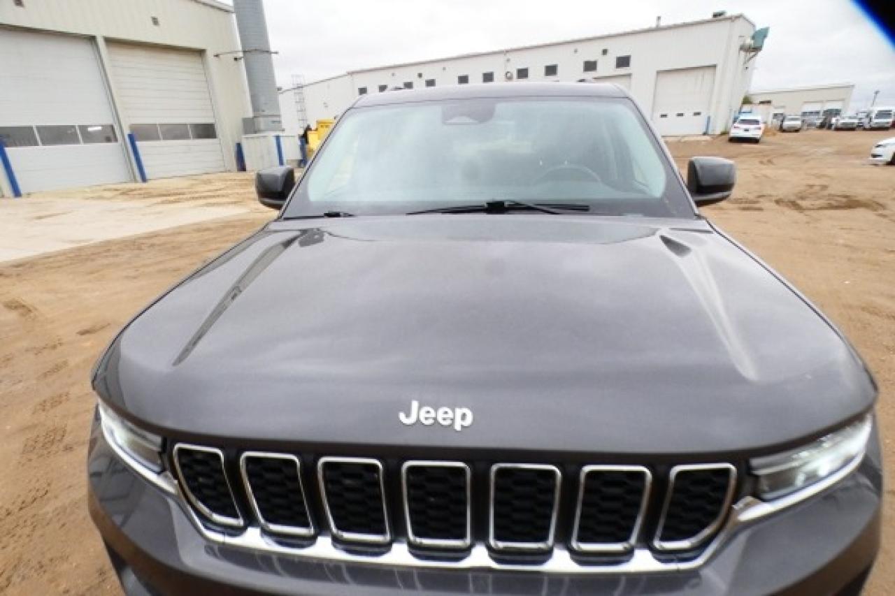 2023 Jeep Grand Cherokee Laredo 4x4 w/Htd cloth, S/R, BUC - Photo #26