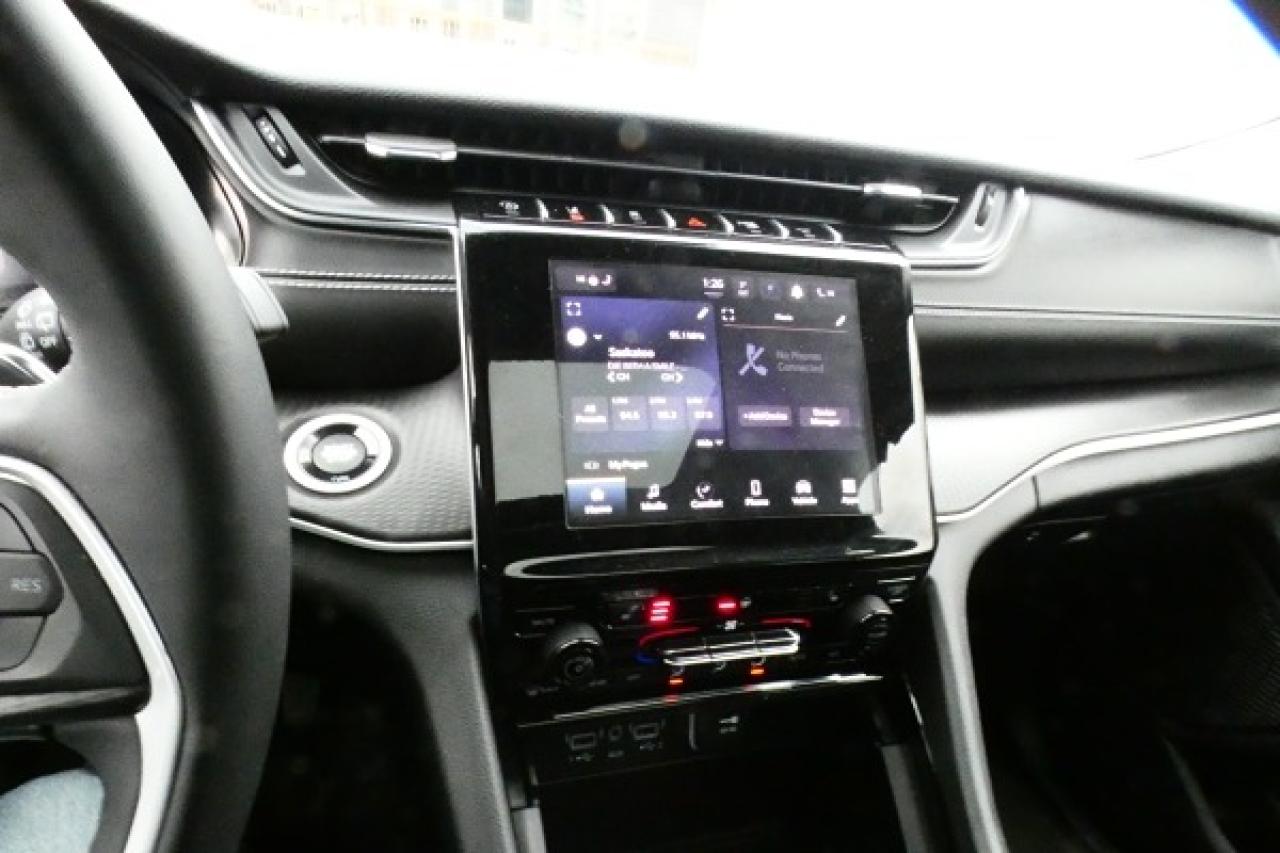 2023 Jeep Grand Cherokee Laredo 4x4 w/Htd cloth, S/R, BUC - Photo #15