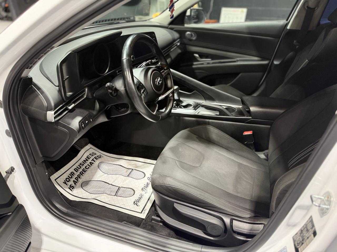 2021 Hyundai Elantra Preferred Photo