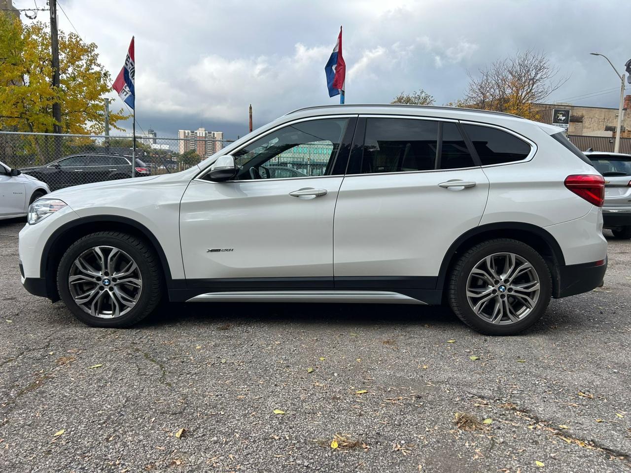 2017 BMW X1 AWD 4dr xDrive28i Photo2