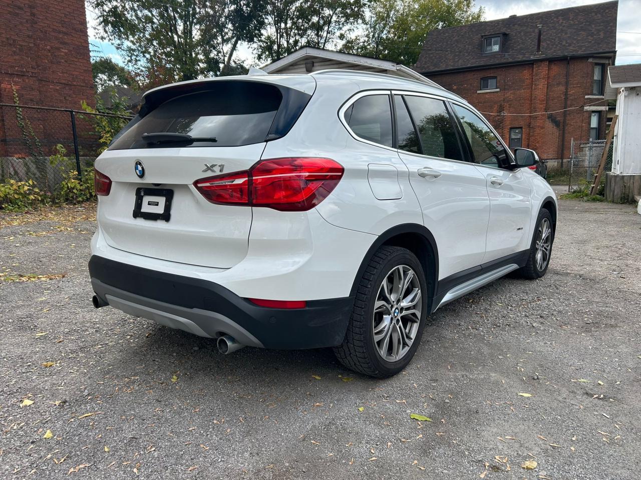 2017 BMW X1 AWD 4dr xDrive28i - Photo #6