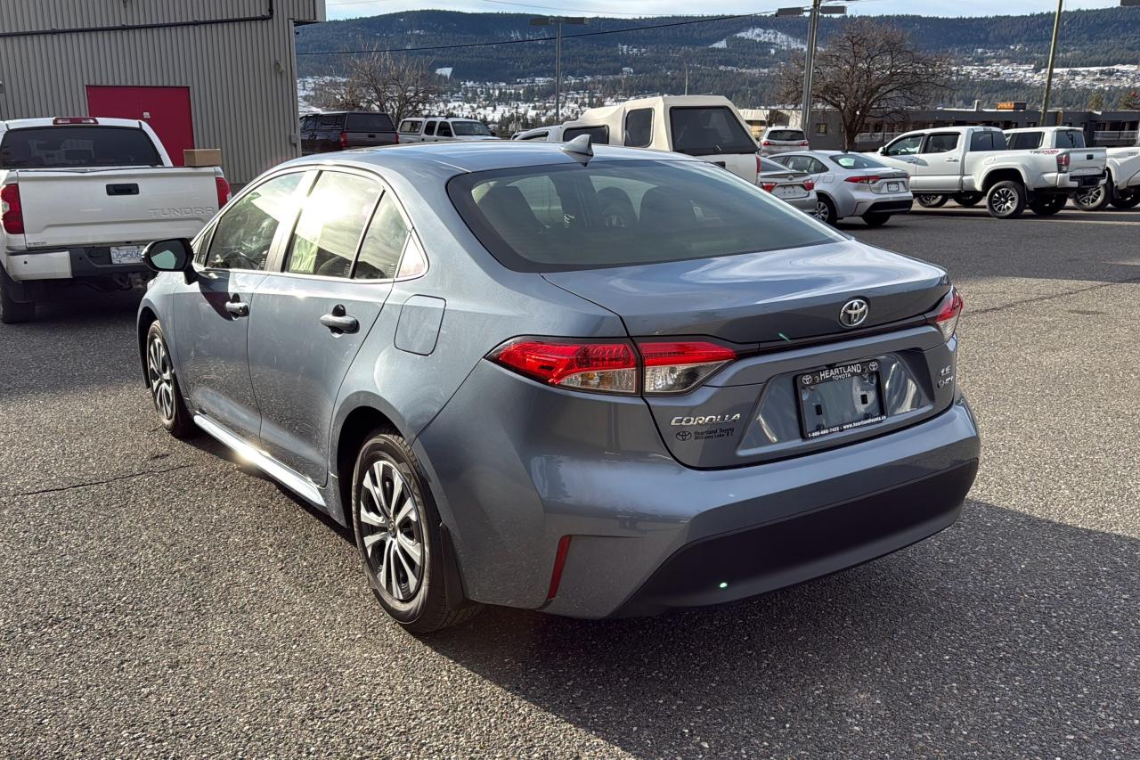 2026 Toyota Corolla LE Photo4