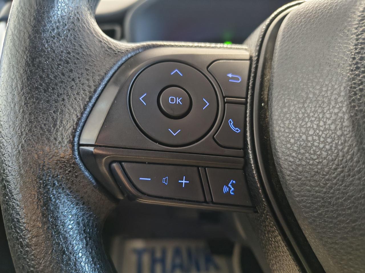 2021 Toyota RAV4 LE Photo0