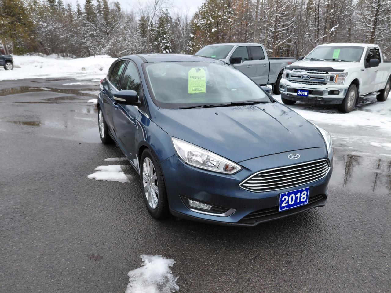 2018 Ford Focus Titanium Photo2