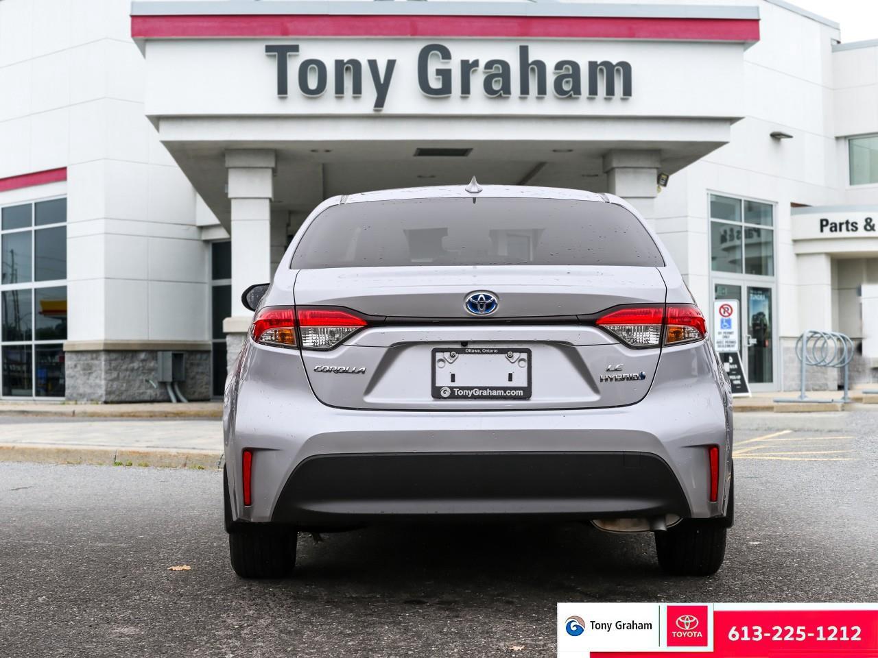 2024 Toyota Corolla Hybrid LE Photo3