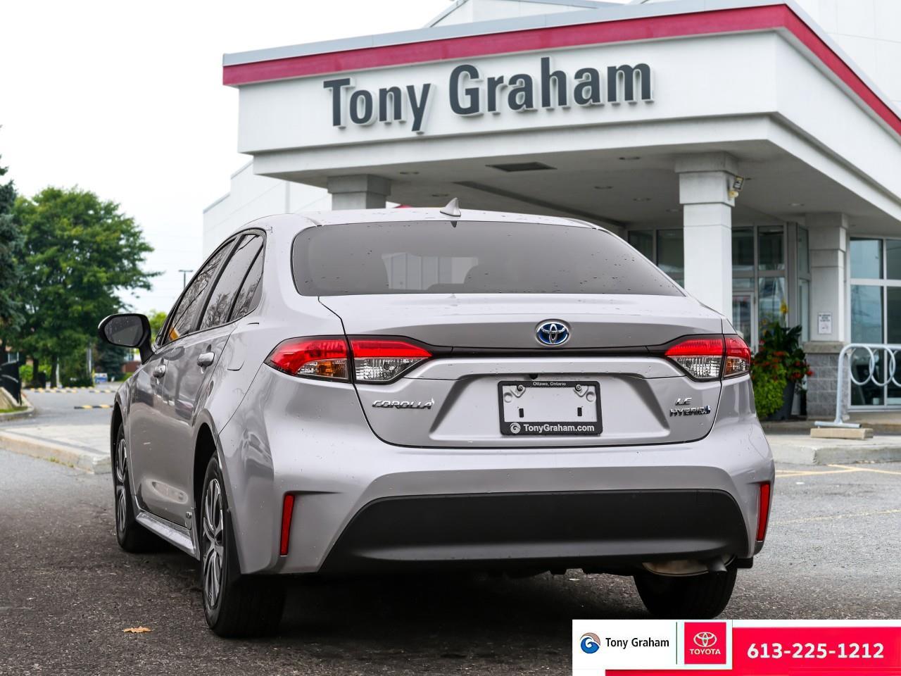 2024 Toyota Corolla Hybrid LE Photo2