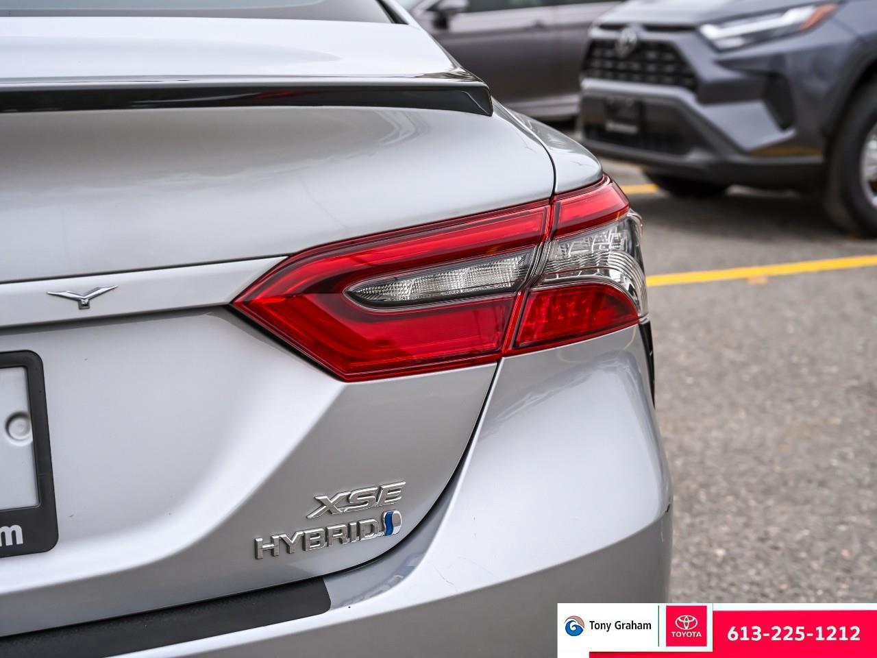 2021 Toyota Camry Hybrid XSE Photo