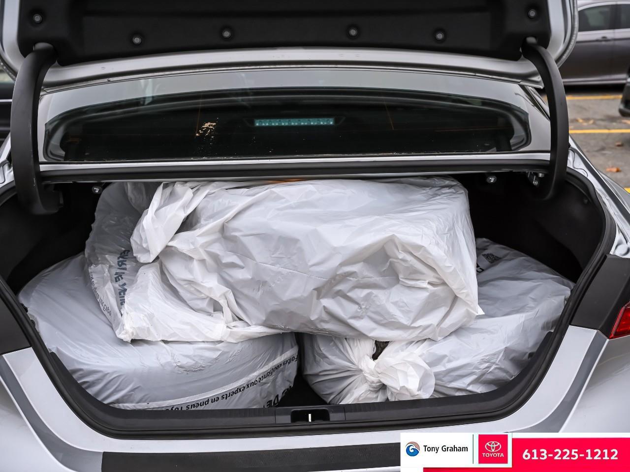 2021 Toyota Camry Hybrid XSE Photo