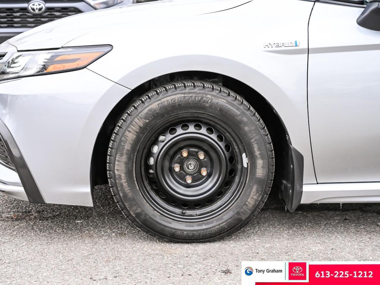 2021 Toyota Camry Hybrid XSE Photo