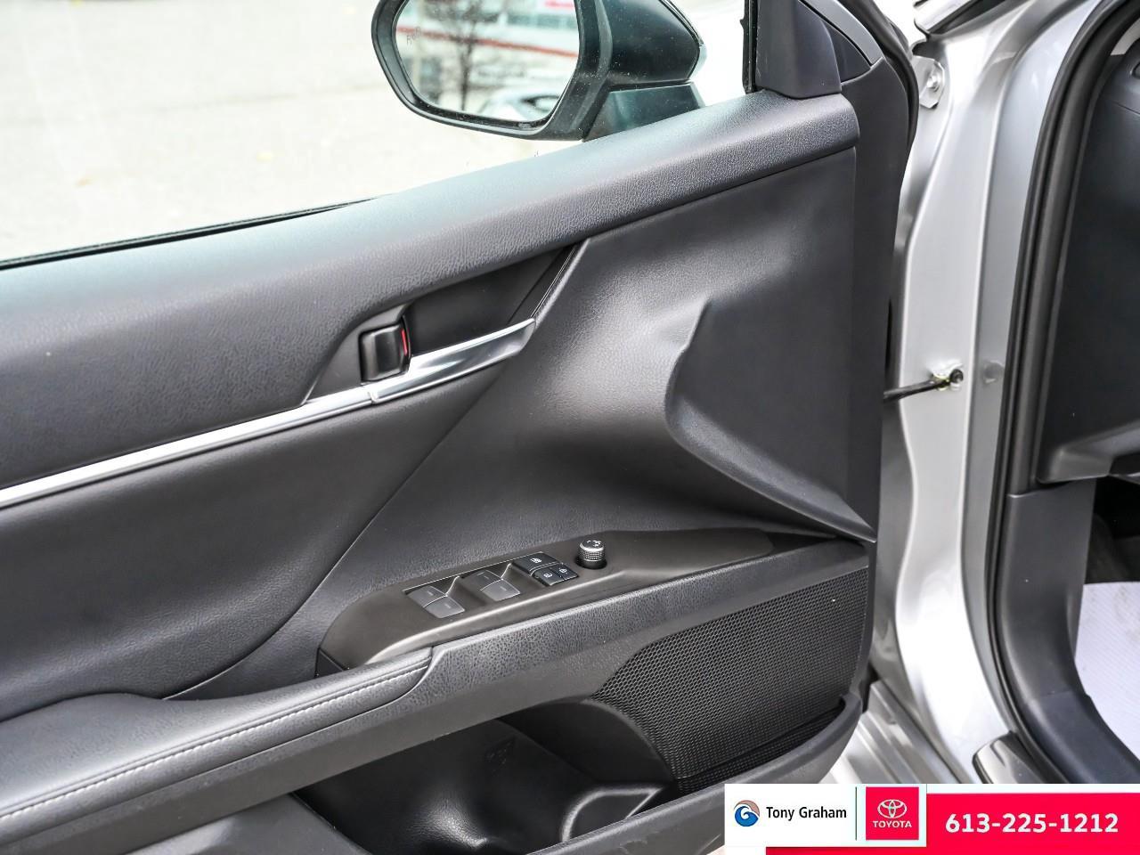 2021 Toyota Camry Hybrid XSE Photo