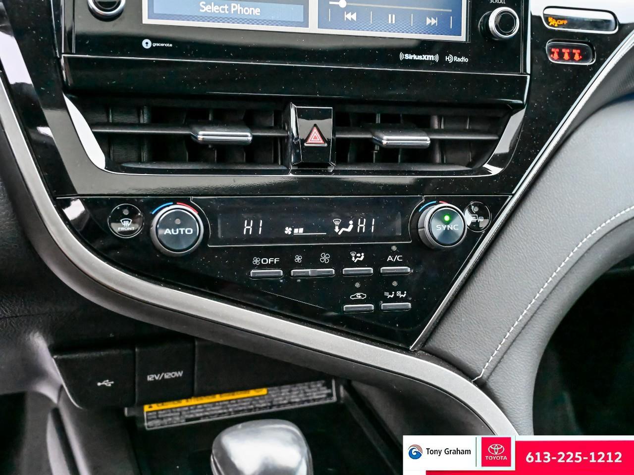 2021 Toyota Camry Hybrid XSE Photo