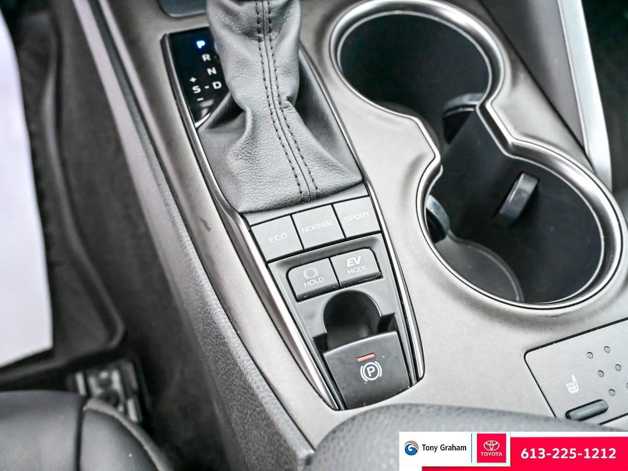 2021 Toyota Camry Hybrid XSE Photo