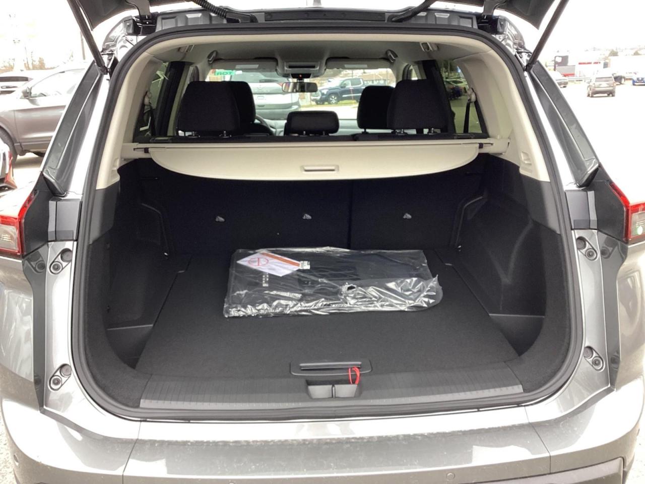 2026 Nissan Rogue S Photo4