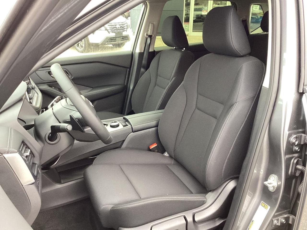 2026 Nissan Rogue S Photo