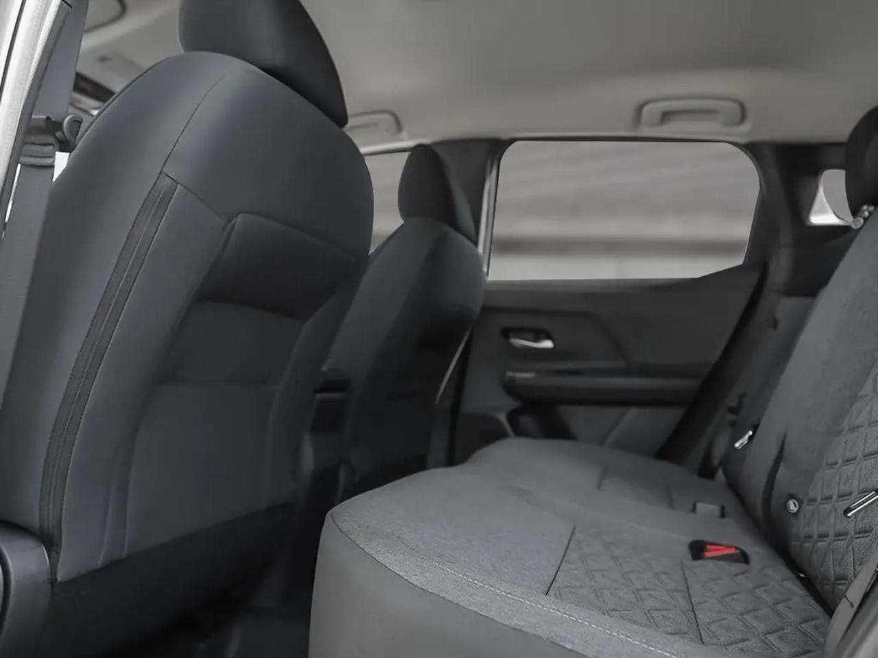 2026 Nissan Kicks SV Photo