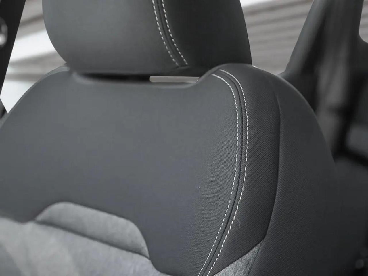 2026 Nissan Kicks S Photo