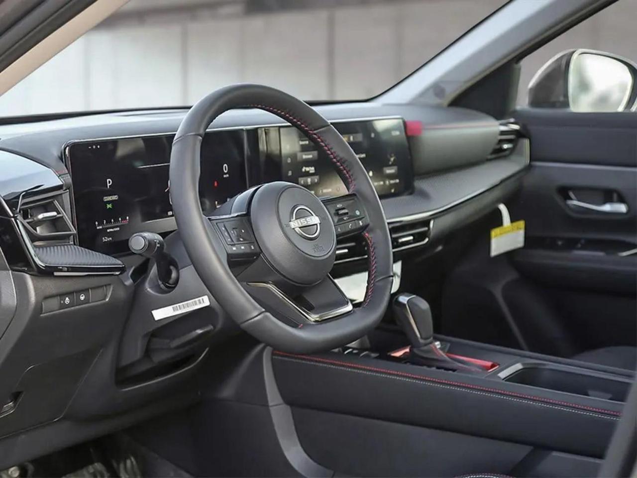 2026 Nissan Kicks SR Photo