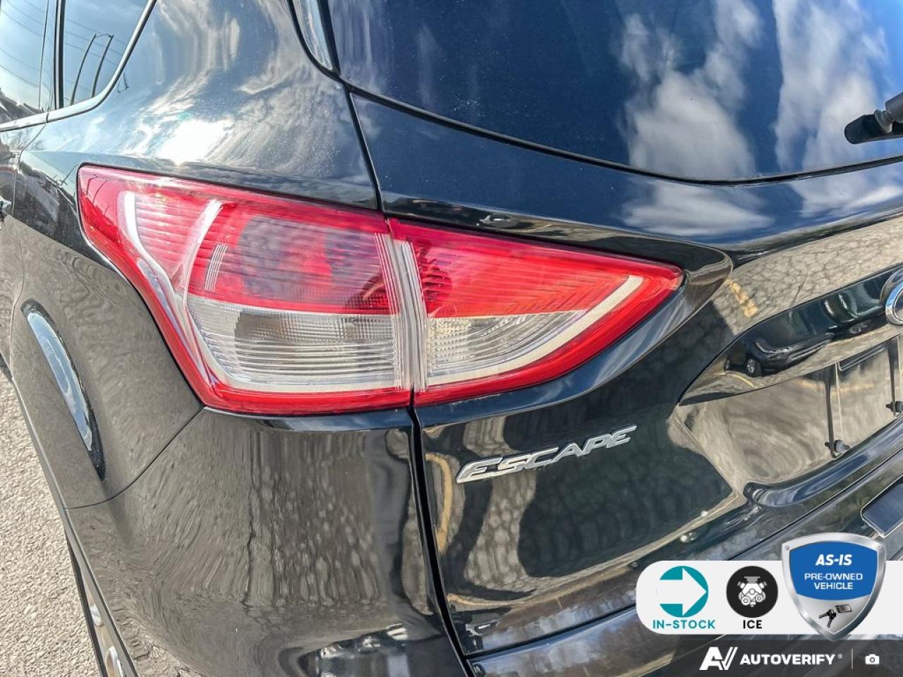 2014 Ford Escape SE 201A | ACCIDENT FREE | PANO | NAV | PWR LIFT GATE Photo