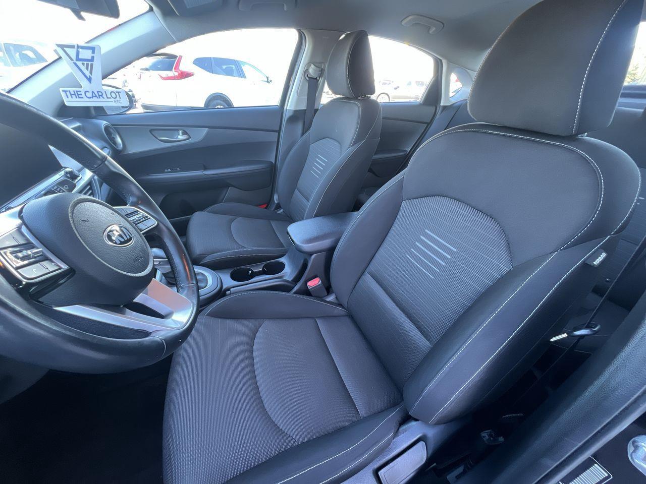 2021 Kia Forte LX FRONT WHEEL DRIVE, HEATED FRONT SEATS, BACK UP CAMERA!! Photo