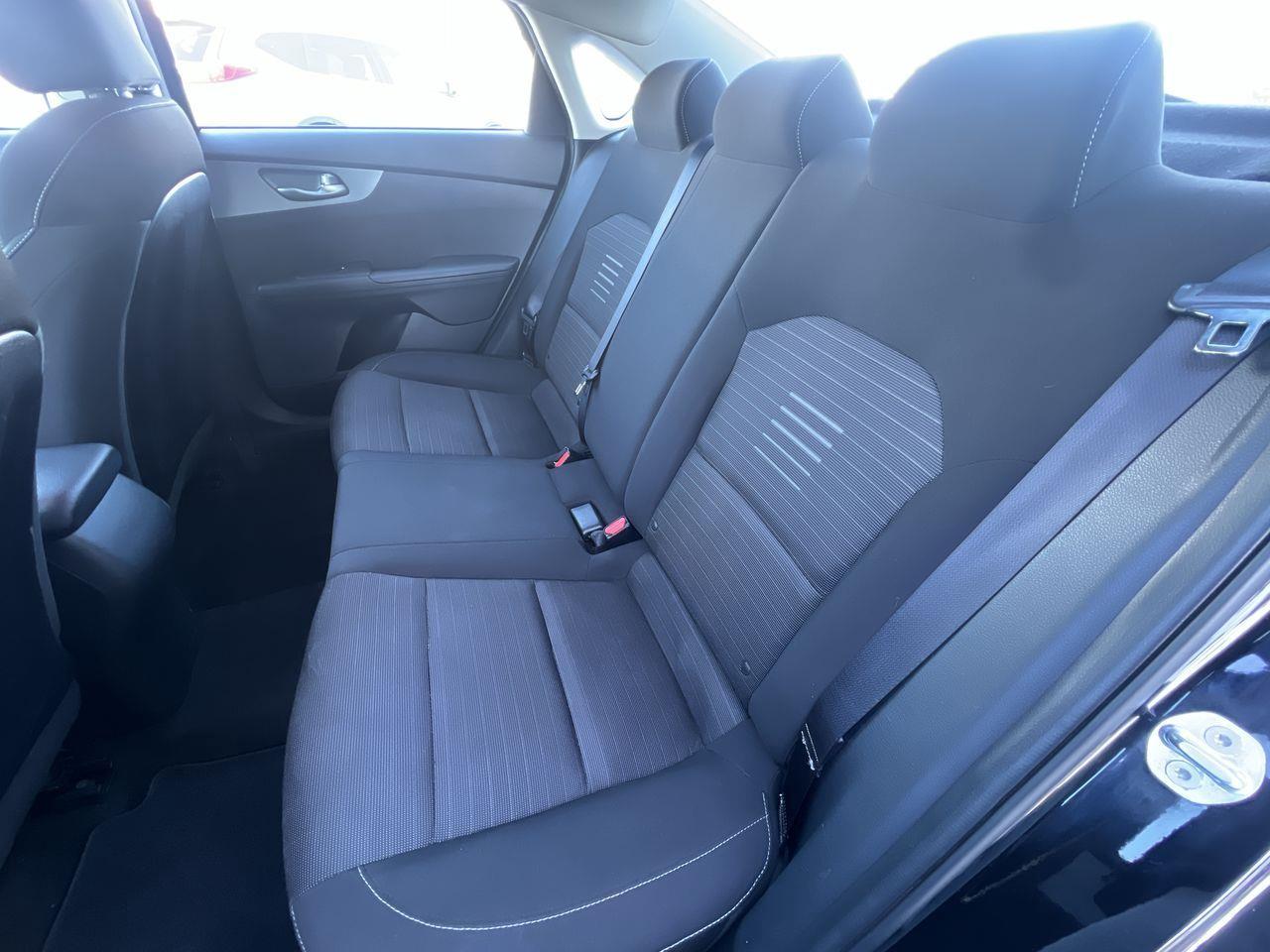 2021 Kia Forte LX FRONT WHEEL DRIVE, HEATED FRONT SEATS, BACK UP CAMERA!! Photo