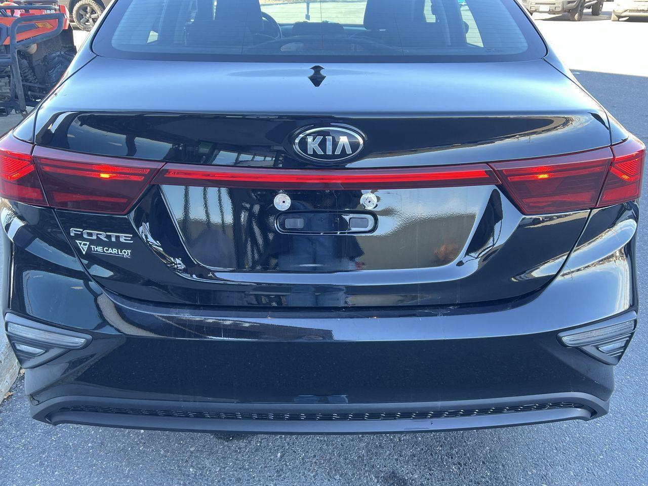 2021 Kia Forte LX FRONT WHEEL DRIVE, HEATED FRONT SEATS, BACK UP CAMERA!! Photo